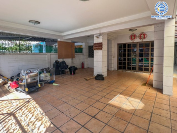 *****บ้านแฝดมือสองย่านกรุงเทพฯ ม.101การ์เด้นวิลล์  ลาดพร้าว101 เนื้อที่กว้าง 41 ตร.ว. ฟังก์ชัน 3 ห้องนอน 4 ห้องน้ำ ที่จอดรถ 2 คัน บ้านแฝดทำเลเมือง พื้นที่ใช้สอยเยอะ ตั้งบนทำเลแห่งการเดินทาง ใกล้รถไฟฟ้าสายสีน้ำเงิน "สถานีลาดพร้าว" และทางด่วน "ฉลองรัช"